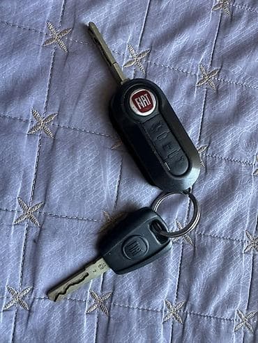 Ehtiyat hissələri: Fiat avtomobilləri üçün orijinal açar dəsti - Brend: Fiat - Tərkib: 2 — 3