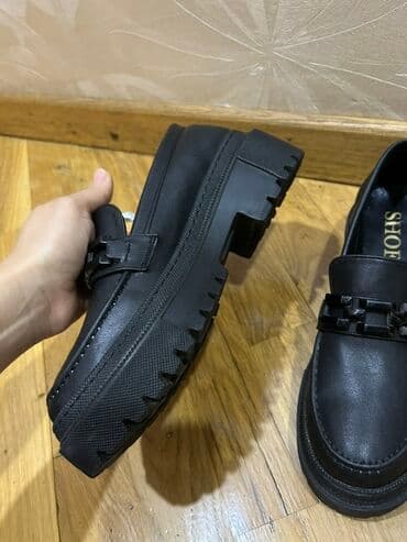 Basanoşka və səndəllər: Qara rəngli loafer ayaqqabı — 3