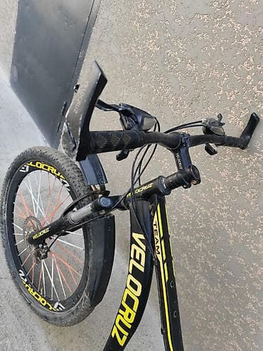 velosibedlər: Velocruz 26 lıq velosiped satılır.Sadəcə olaraq arxa təkəri — 4