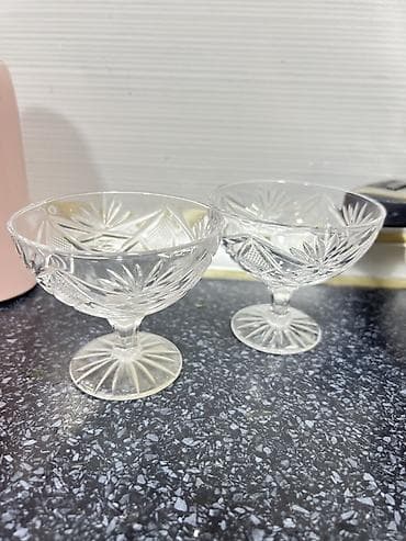 Tort və şiriniyyat qabı, Şüşə