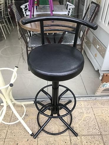 Bar taburesi – metal konstruksiyalı, dairəvi oturacaqlı, bel dayaqlı