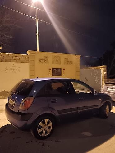 Nəqliyyat: Kia Rio hatchback, mavi rəng (5 qapı) Texniki və dizayn — 3