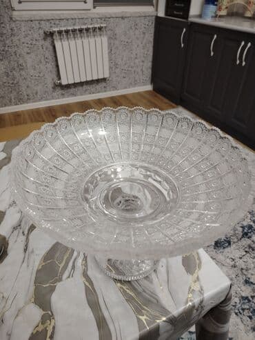 Lincoln: Çexiya xurustali ölçü 24 üzünü 35 eni Şüşə ayaqlı meyvə/süfrə qabı - — 1