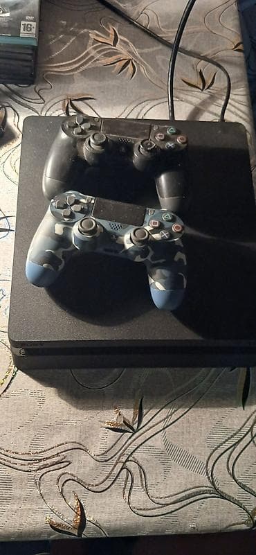 gen: Sony PlayStation 4 Slim oyun konsolu - Model: PS4 Slim (Sony loqolu — 1