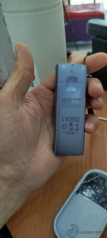 rx 7800 xt: Portativ mobil Wi‑Fi (MiFi) cihazı - Operator loqolu kompakt cib — 2