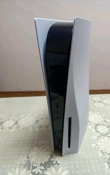playstation servis: PlayStation 5 (Diskli versiya) - Rəng: ağ/qara korpus - Ön panel: 1x — 2
