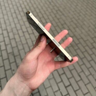 dubay iphone 15 pro max qiymeti: IPhone 12 Pro, 256 GB, Qızılı, Face ID — 3