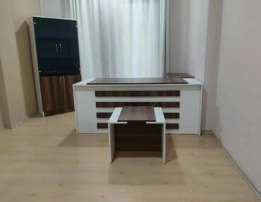 Yeni, Müdir üçün, Dördbucaq masa