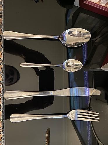 Süfrə ləvazimatları: Vilka-37 eded bicaq-33 eded qaşıq-41 eded çay qaşıqı-20 eded. coxu — 1