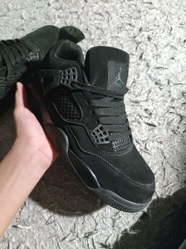 Səndəl və şəp-şüplər: Jordan 4 black cat 3-4 dəfə geyinilib ideal vəziyyətdədi. ölçüsü 42 — 3