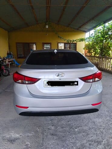 beve maşın: Hyundai Elantra: 1.8 l | 2015 il Sedan — 2