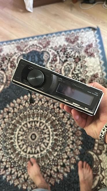 iphone 7 aux: Pioneer avtomobil maqnitolası - Ön paneldə iri idarəetmə düyməsi, LCD — 1