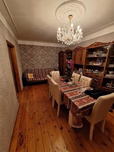 6 cı mikrorayon satılan evlər: Bakı, 8-ci kilometr, 3 otaqlı, Köhnə tikili, m. Neftçilər, 96 kv. m — 7