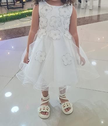 Uşaq geyimi və ayaqqabıları: Ağ rəngli qız uşağı üçün ziyafət don satilir. 1 defe 1 saatliq — 3