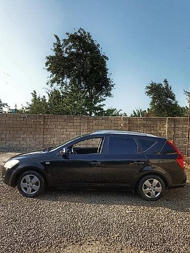 opel vektra a: Kia Ceed: 1.4 l | 2009 il Universal — 3