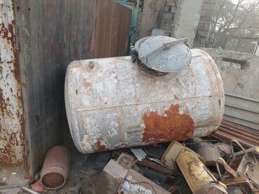 qum adası qəsəbəsi: Müxtəlif növ təkrar emal materiallarını qəbul edir. Buraya enerji — 7