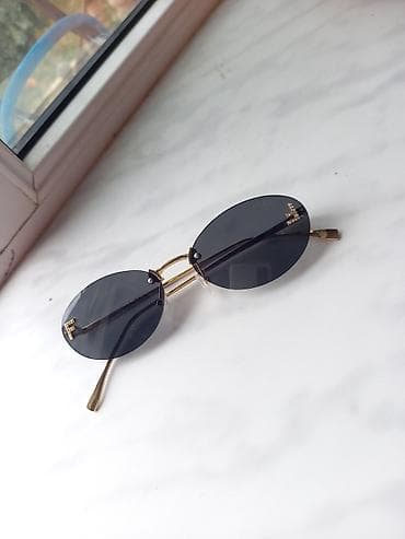 prada eynək: Oval formalı gün eynəyi - Rəng: tünd qara linzalar - Çərçivə — 2