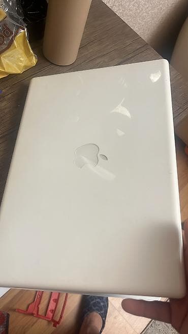 ipad ikinci el: Mackbook 2008-2012 versiya demek olar istifade olunmayıb — 2