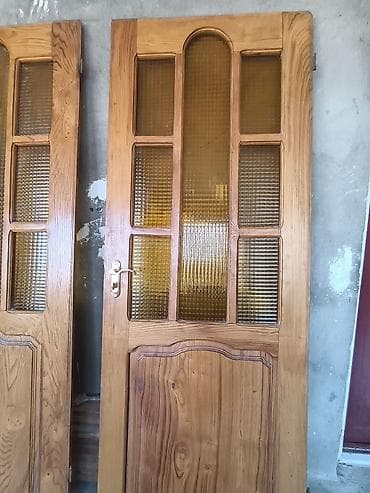 qifil: Otaq qapıları — 2