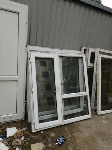 plastik pəncərə şəbəkə: Ağ rəngdə plastik pəncərə. Bu pəncərə, müxtəlif layihələrdə istifadə — 2