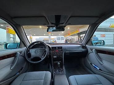 e 250 cdi: Mercedes-Benz C 200: 2 l | 1997 il Sedan — 5