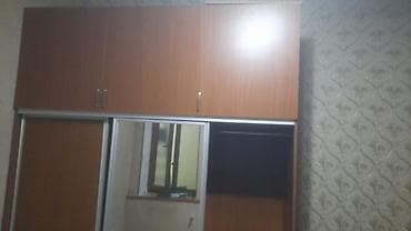 paltar dolab: Güzgülü sürgülü qapılı şkaf-gardırob - Material: ağac teksturalı — 4
