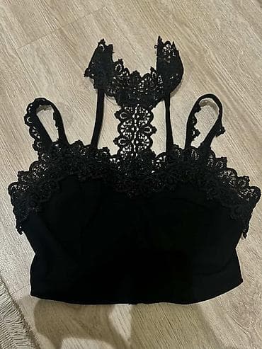 Qara krujeva detallı qadın topu - Rəng: qara - Model: qısa top/korset