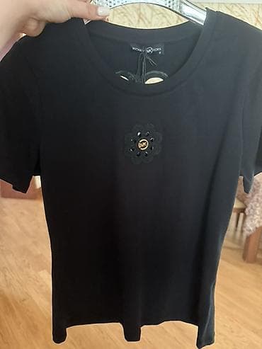 bəzəklər: Qadın qara və tünd göy qısaqol T-shirt kolleksiyası Ümumi — 4