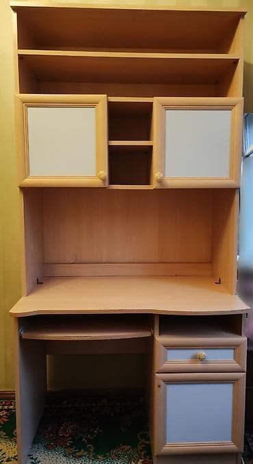 Sifarişlə ofis mebeli: Yazı masası – stulsuz, polkalı, siyirməli - Material: ağac rəngli — 1