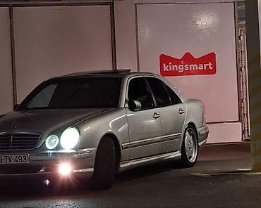 Mercedes-Benz E 430: 4.3 l | 2001 il Sedan — 4