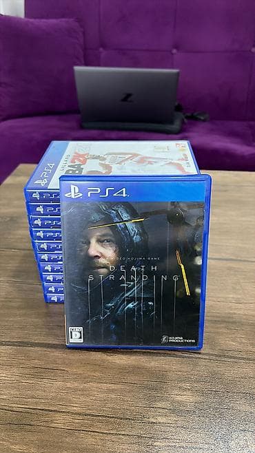 kondisoner islenmis: Playstation 4-5 diskləri satılır. Hər birini öz qiyməti var — 4