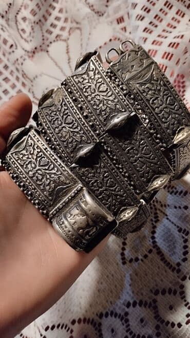 Lincoln: Gümüş naxışlı qədimi kəmər 1800-cü illərə aid - Material: gümüş (əl — 1