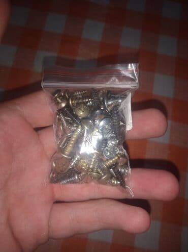 Məhsul: Kiçik ölçülü qarışıq vintlər dəsti - Paket: çəkicli