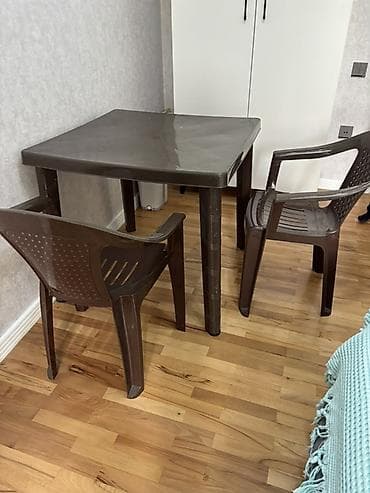 Plastik masa və 2 ədəd plastik kreslo dəsti - Rəng: tünd qəhvəyi -