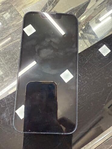 iphone 3 kamera: IPhone 13, Qara — 2