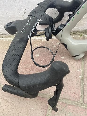 aurus bicycle: QREMIN yol velosipedi – Endurance seriyası - Korpus: karbon lifli — 3