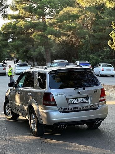 Продажа авто: Kia Sorento SUV - Krossover/SUV kuzov, gümüşü rəng - 4 qapı, dam — 5