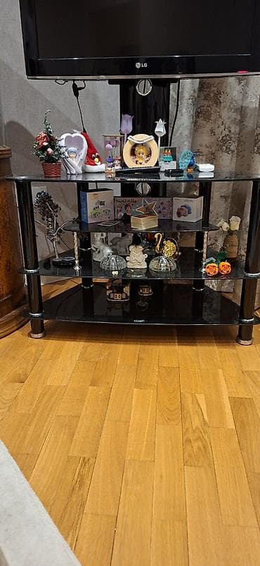 suse caynikler: Düz TV altlığı, Polkalı, Şüşəli — 1