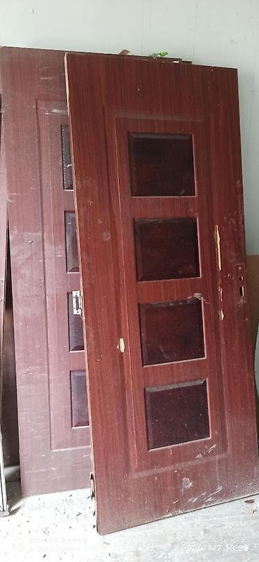 4 eded bele qapi var 4dun qiymeti 40 azn ikisinin ya 3 cercivesi var