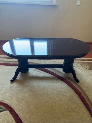 стол из массива дерева: Журнальный стол, Нераскладной, Дерево, Овальный стол — 1