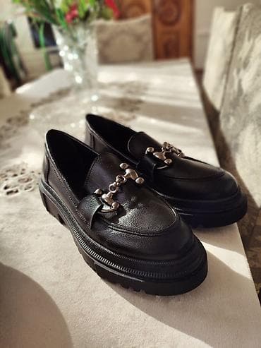 Ölçü: 40, rəng - Qara, Yeni