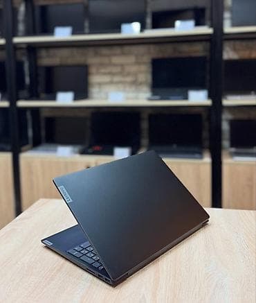 komputer 16 gb ram: Lenovo IdeaPad, 15.6 ", Intel Core i5, 256 GB — 4