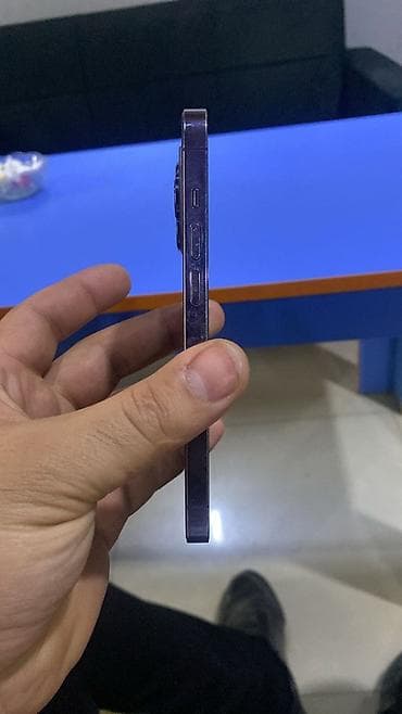 aipods pro 2: IPhone 14 Pro, Deep Purple — 2