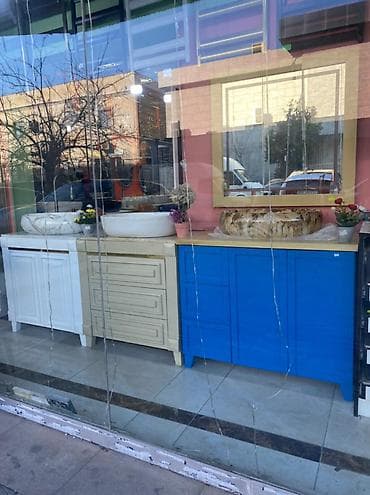 Hamam mebel dəstləri və üst qoyulan çanaq lavabolar - Üç fərqli