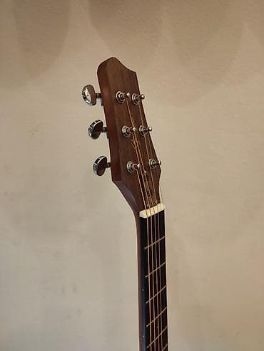 gitara simləri: Elektro akustik gitara Model:LG-09 Simlərin sayı: 6 Üst: Qoz ağacı — 2