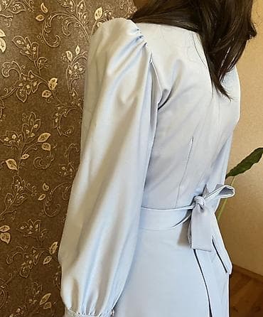 Açıq mavi rəngdə uzun ziyafət/gecə paltarı - Model: A-kəsim, yerə — 1