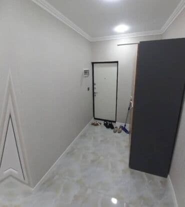 resulzadede kiraye evler: TECILI SATILIR Azadliq metrosuna yaxin 3 otaq bina evi 9/9 temirli — 15