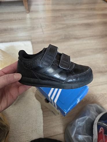 кросовки: Uşaq ayaqqabısı – Adidas, qara rəng - Model: Adidas (etiketdə ART — 1