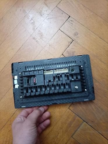 daxili kreditle telefon: Androit manitor göründüyü kimi ekranda çatları var ama işləyir bidene — 2