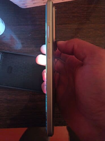 Apple iPhone: Realme GT 7 Pro, rəng - Gümüşü, Sensor — 3